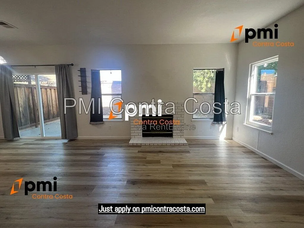 3 bed, 2.5 bath, 1434 sqft, $3,400 — Photo 3
