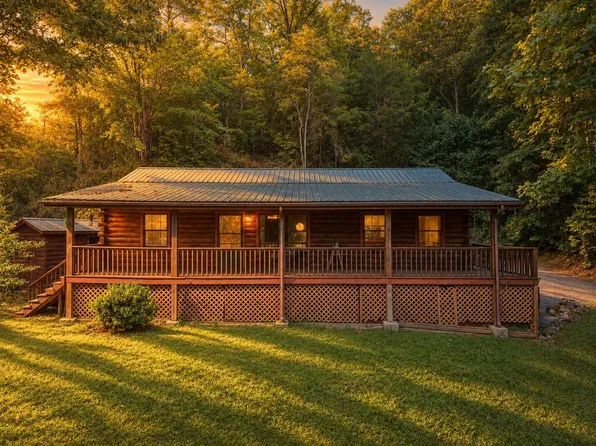 181 Seven Springs Rd, Whittier, NC 28789