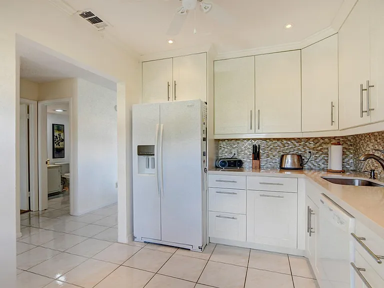 7911 Eastlake Dr #H — Photo 22