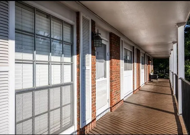 401 E Main St #8 — Photo 19