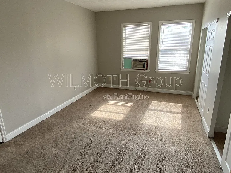 2458 N College Ave — Photo 11