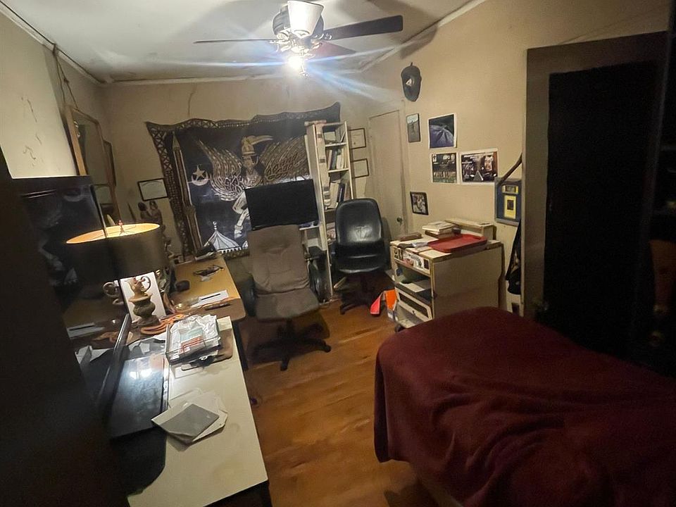 2nd image of 3216 Webb St