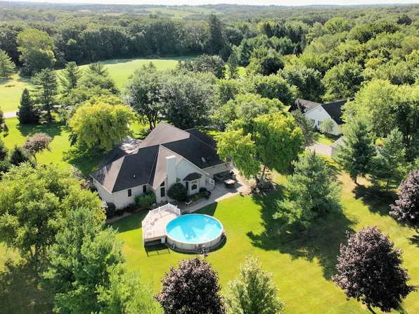 8818 Schaal ROAD, Burlington, WI 53105