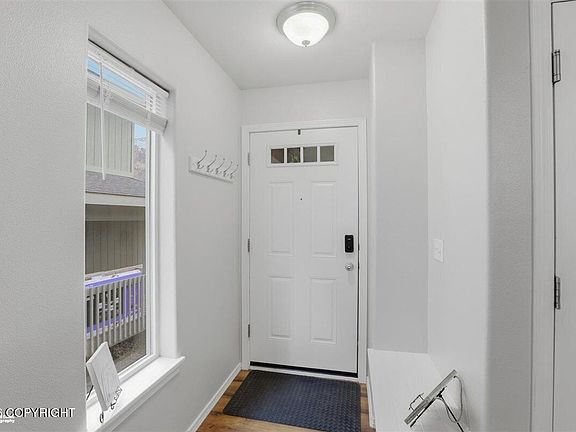 4th image of 9095 Eagle River Ln