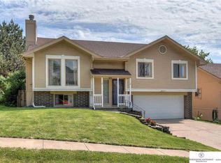 8257 Read St, Omaha, NE 68122