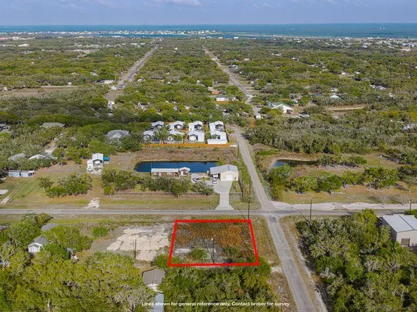 701 N Traylor Ave, Rockport, TX 78382