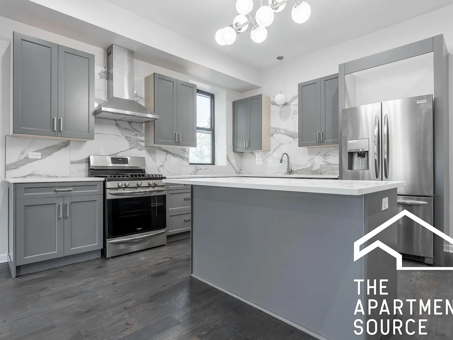 3 bed, 2200 sqft, $4,395 — Photo 4