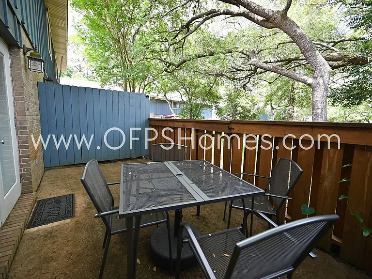 1755 Union Ave — Photo 32