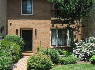 2004 Swans Neck Way, Reston, VA 20191