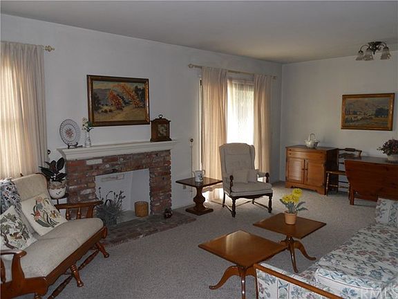 2nd image of 215 E Benwood St