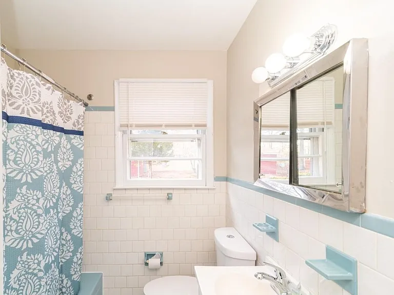 2515 English Creek Ave — Photo 6
