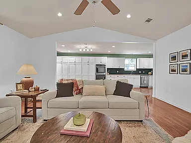 804 Cloverview Dr — Photo 10