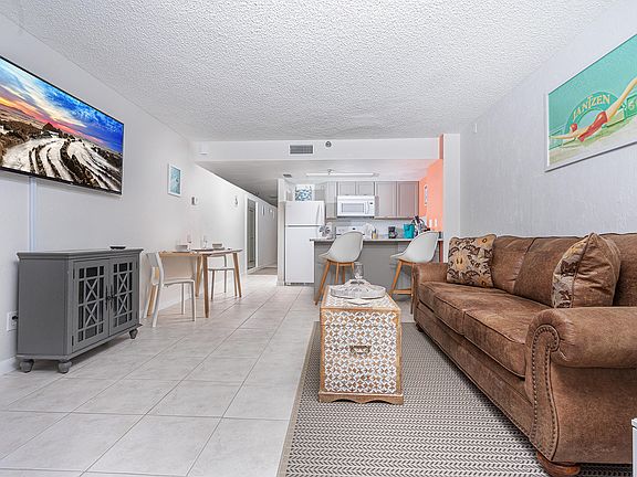 4th image of 3647 S Atlantic Ave #9D