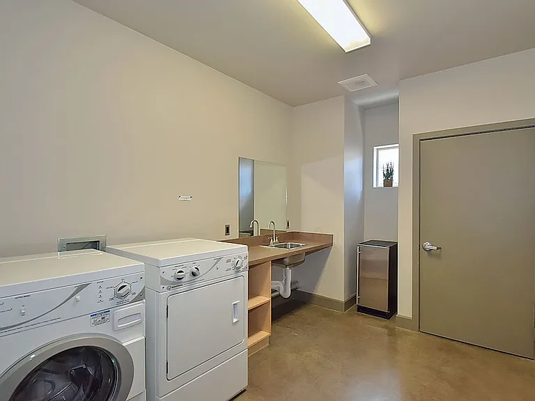817 E Nora Ave — Photo 11