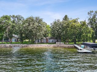 886 S Shore Dr, Detroit Lakes, MN 56501