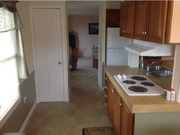 5th image of 54 Poplar Park Dr