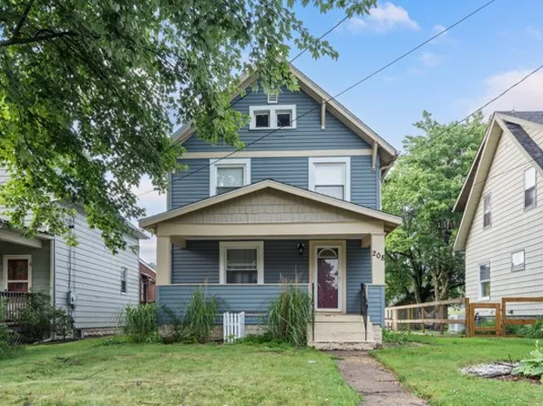 208 Wampum Ave, Ellwood City, PA 16117