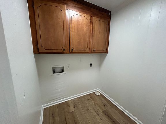 4th image of 1085 Berrywood Ave