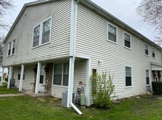 1340 N Glen Cir APT C, Aurora, IL 60506