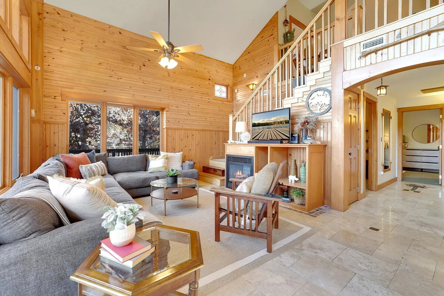 2 bed, 2.0 bath, 1291 sqft, $6,290 — Photo 2