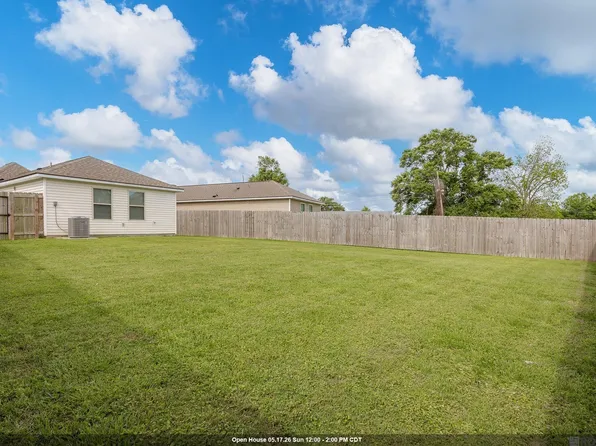 324 S Iberville Ave, Gonzales, LA 70737