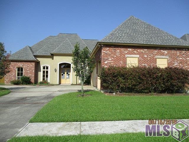 1st image of 18425 Lake Harbor Ln