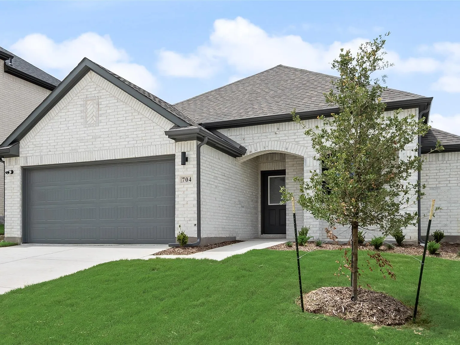 4 bed, 1818 sqft, $2,600 — Photo 2