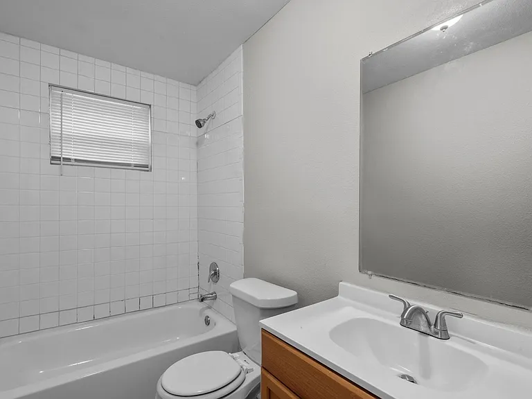 2328 Boss St — Photo 11