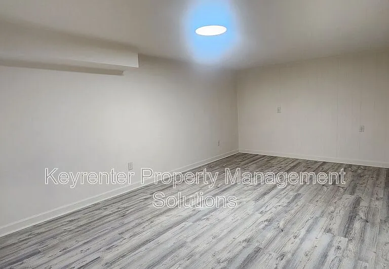 825 Highland Ave — Photo 19