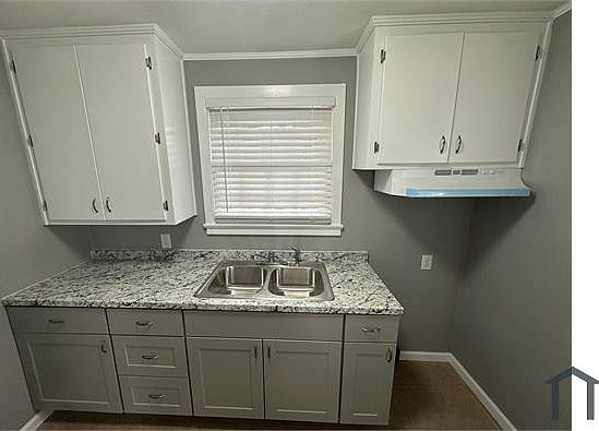 4th image of 1528 S Lartigue Ave