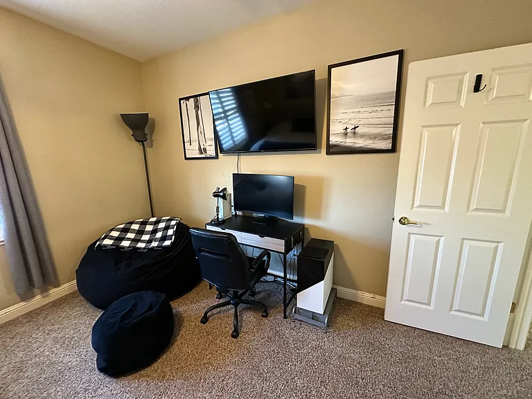 1075 Gamay Dr — Photo 35