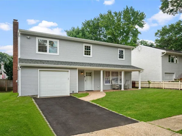 13 Lindsay Street, Huntington, NY 11743