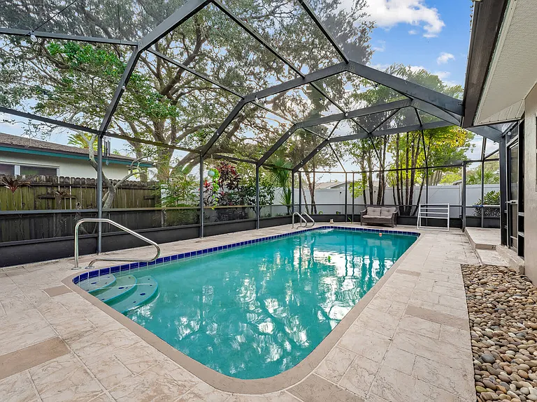 Bayview Dr — Photo 21