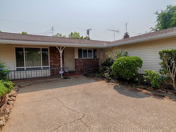 2nd image of 3525 S Port Dr