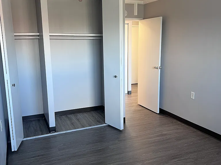 Amy Lowell Apartments — Photo 25