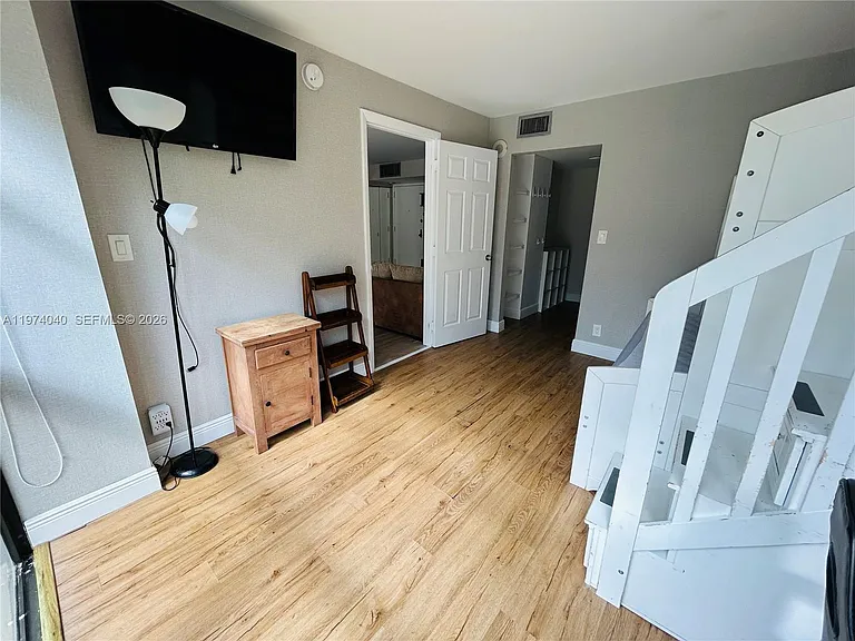 17021 N Bay Rd #219 — Photo 30