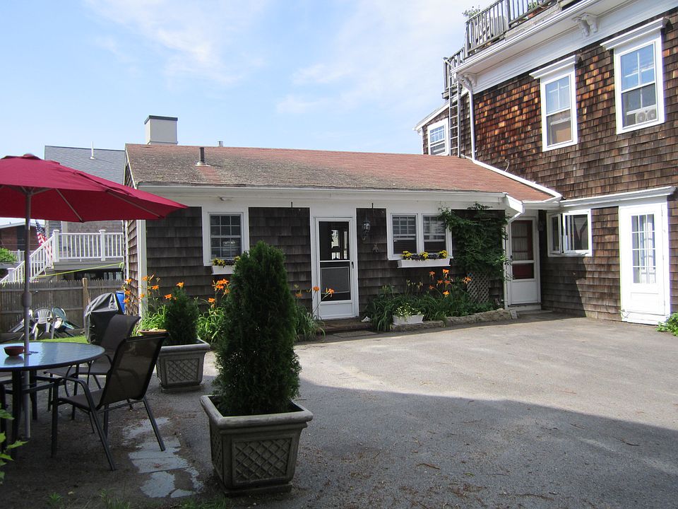 Rear cottage entrance & park