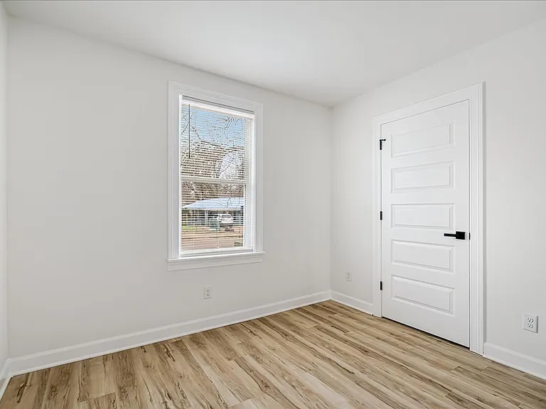 825 N 7th St — Photo 25