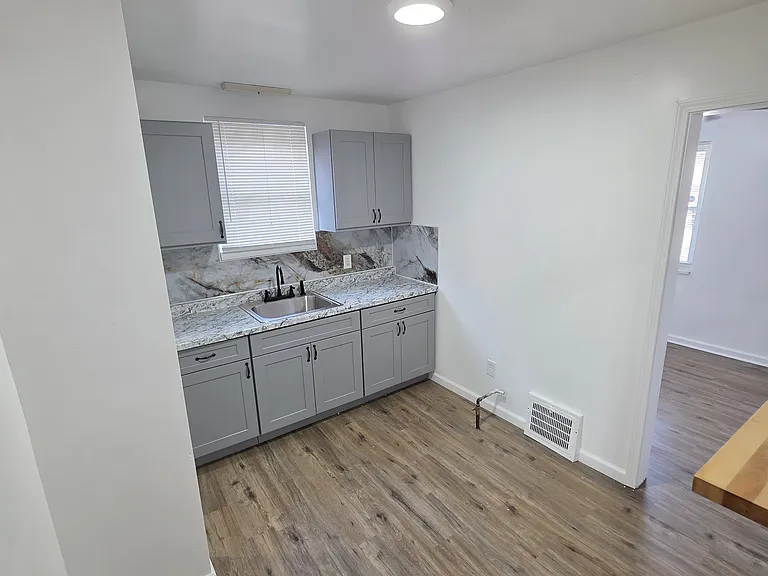 11415 Auburn St — Photo 23
