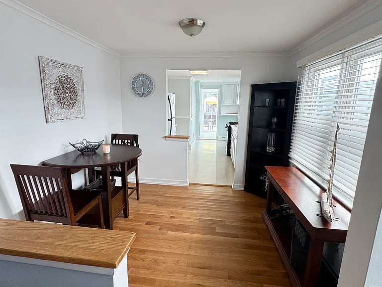 520 18th Ave — Photo 4