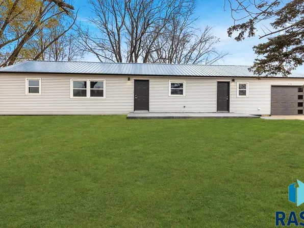 200 W 1st St, Colton, SD 57018