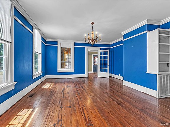21st image of 306 Jordan Ave