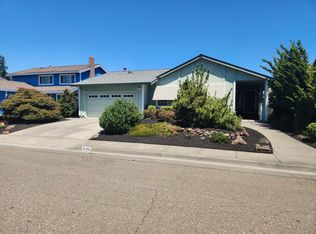 6196 Santa Clara Pl, Rohnert Park, CA 94928