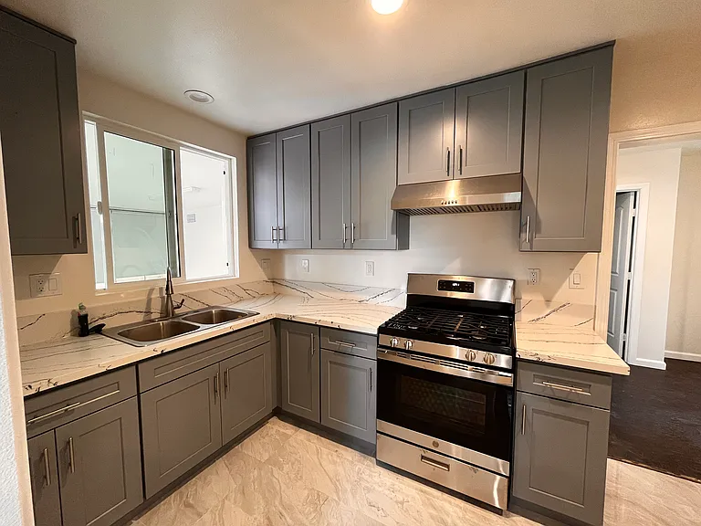 5921 Rowland Ave — Photo 8
