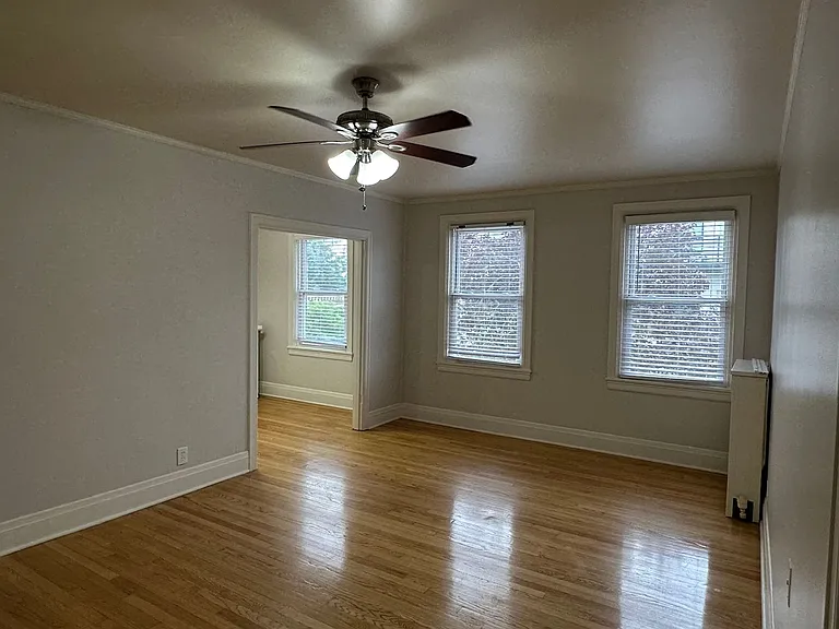 230 NE 28th Ave — Photo 16
