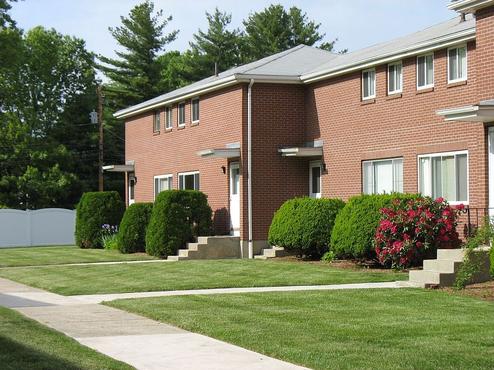 698B Main St.