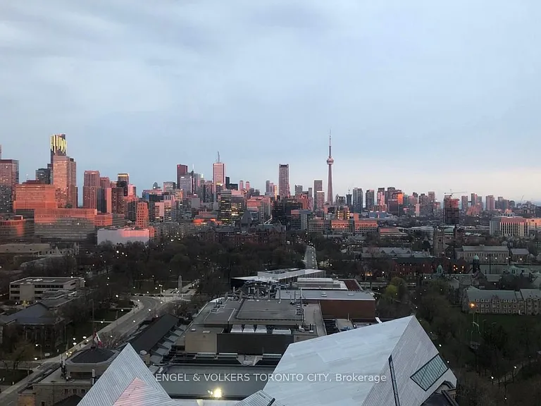200 Bloor St W #2203 — Photo 27