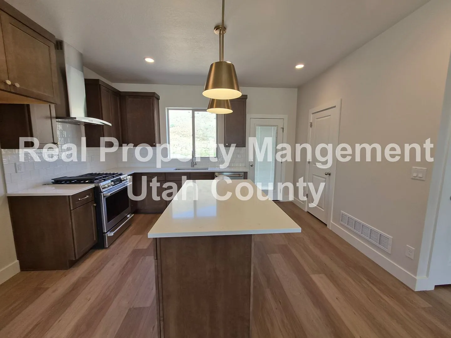 Brand New Townhome top of Traverse Mountain — Photo 4