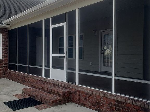 3rd image of 5560 Tara Rd