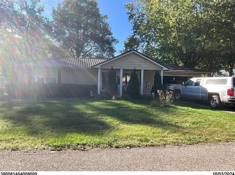 1st image of 15828 Barnes Dr